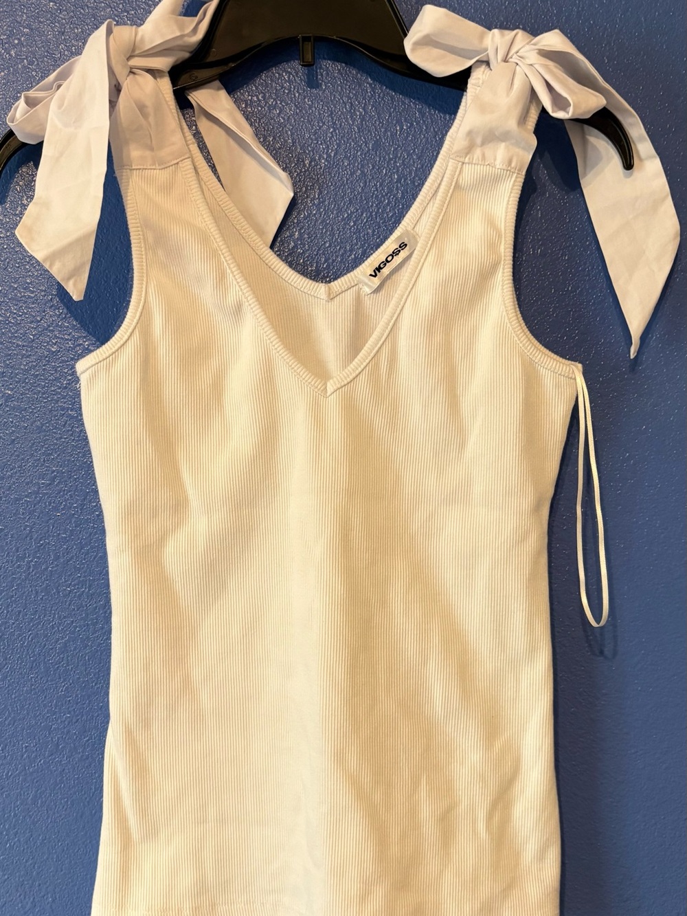 VIGOSS Cream Ribbed Tie-Shoulder V-Neck Tank